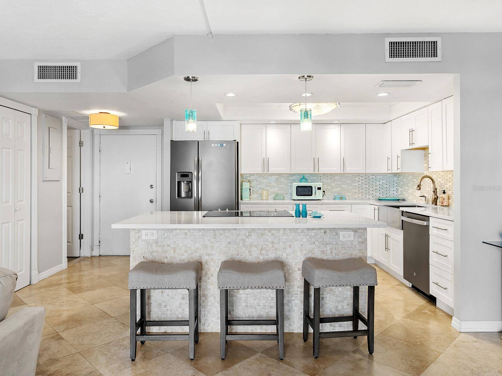 800 BENJAMIN FRANKLIN DR #304, Sarasota, FL 34236
