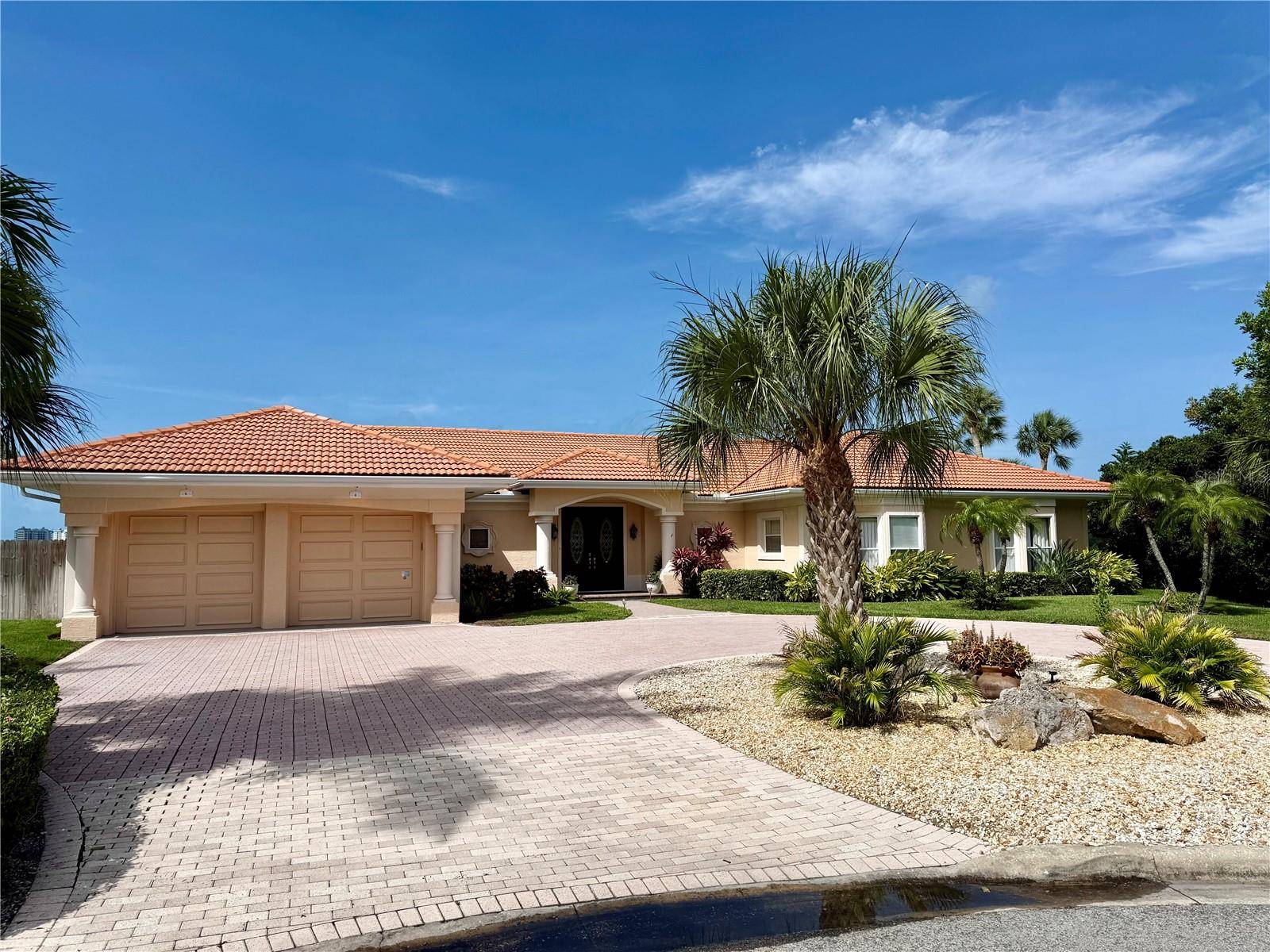 376 W ROYAL FLAMINGO DR, Sarasota, FL 34236