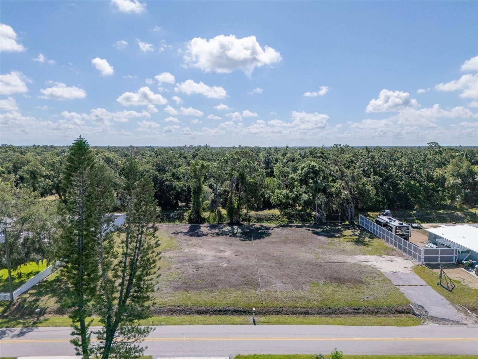 1941 E LEEWYNN DR, Sarasota, FL 34240