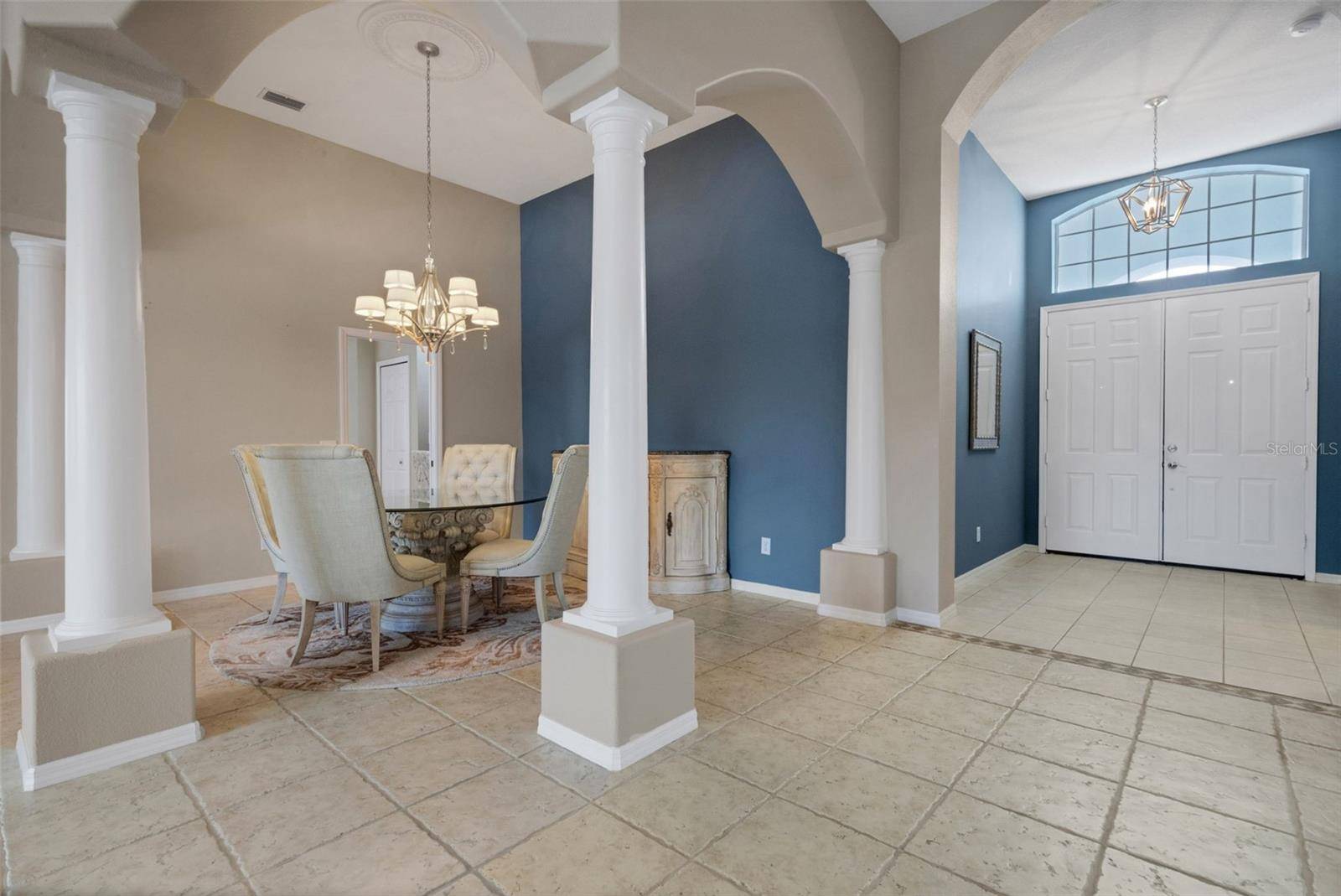 374 LONDONDERRY DR, Sarasota, FL 34240