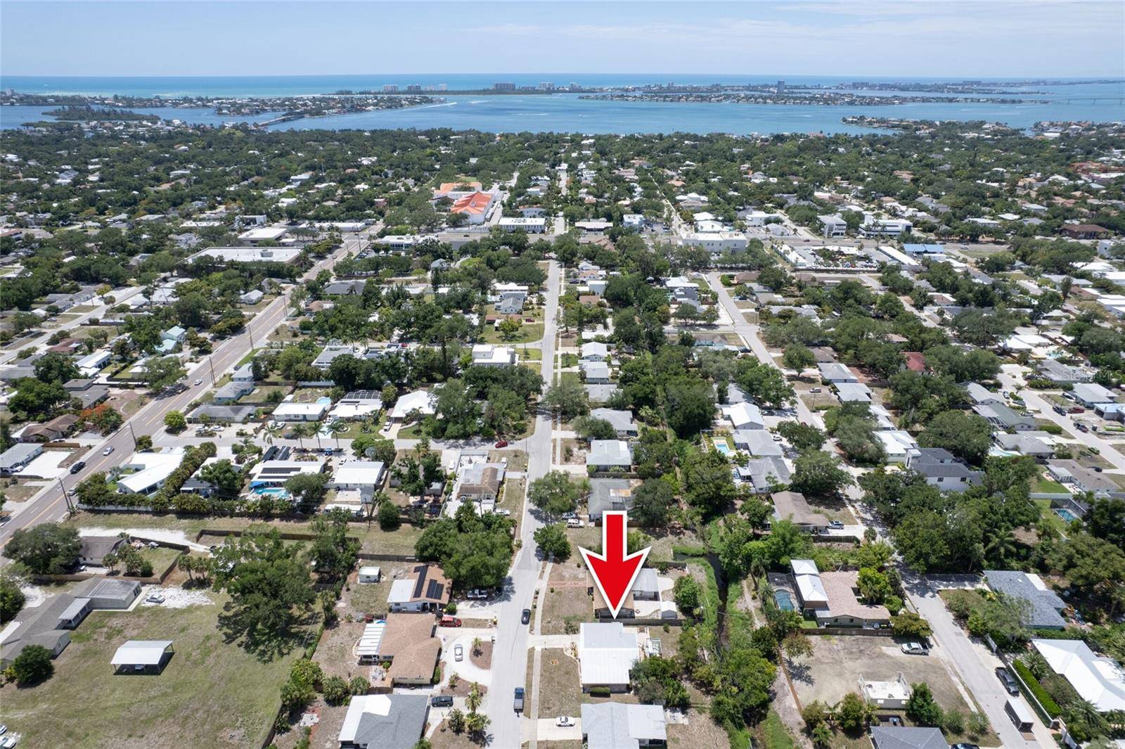 2215 GROVE ST, Sarasota, FL 34239