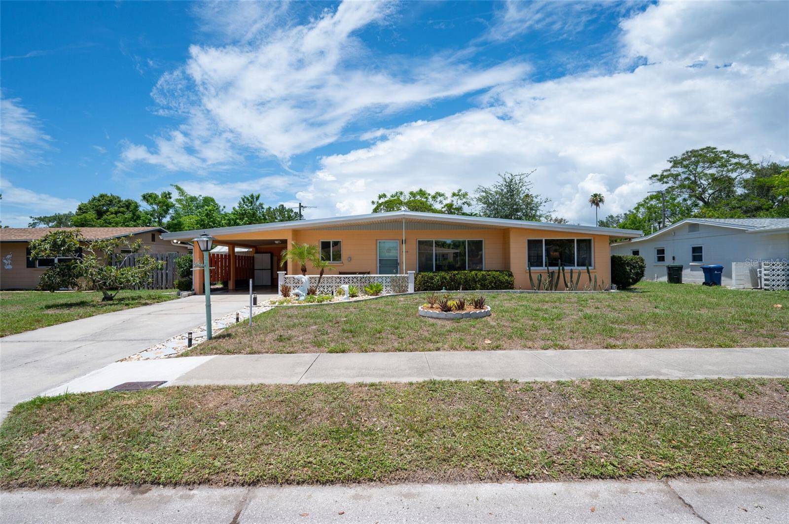 2215 GROVE ST, Sarasota, FL 34239