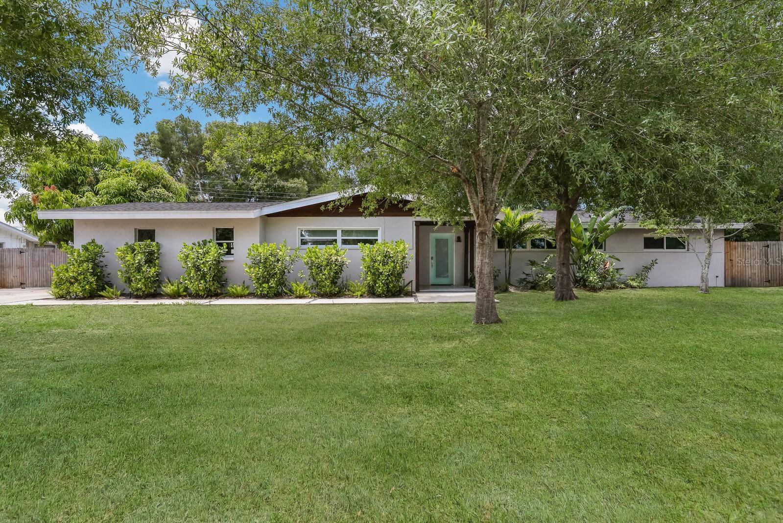 5720 ISANDA PL, Sarasota, FL 34231