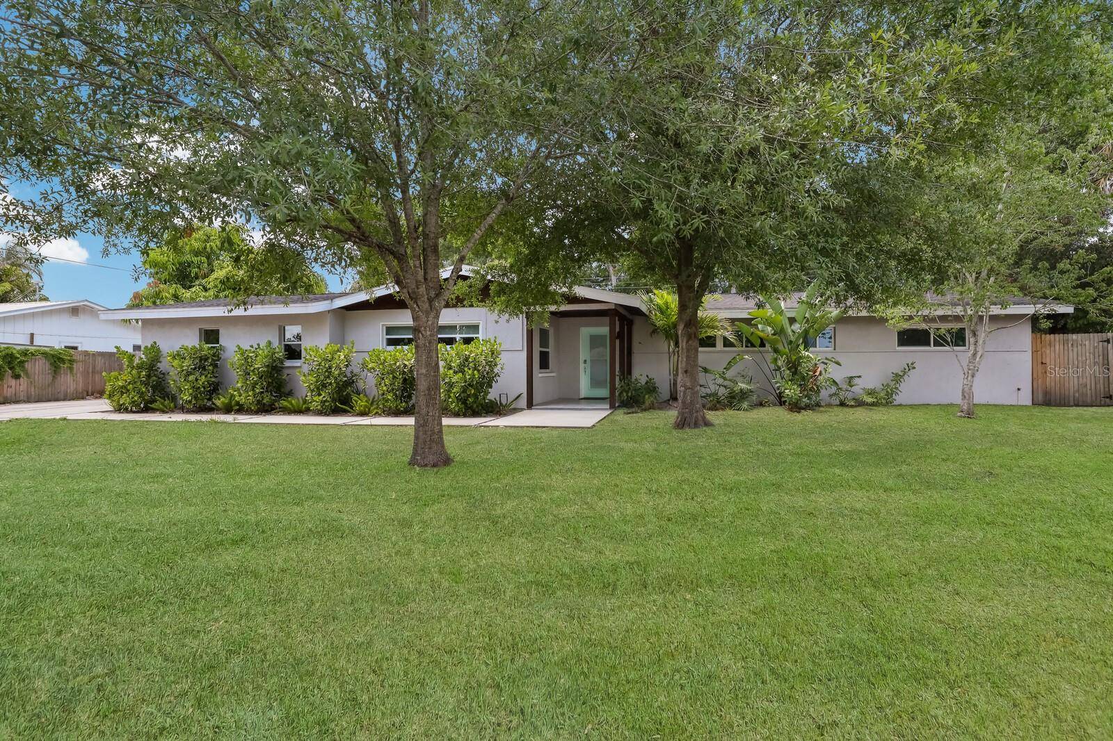 5720 ISANDA PL, Sarasota, FL 34231