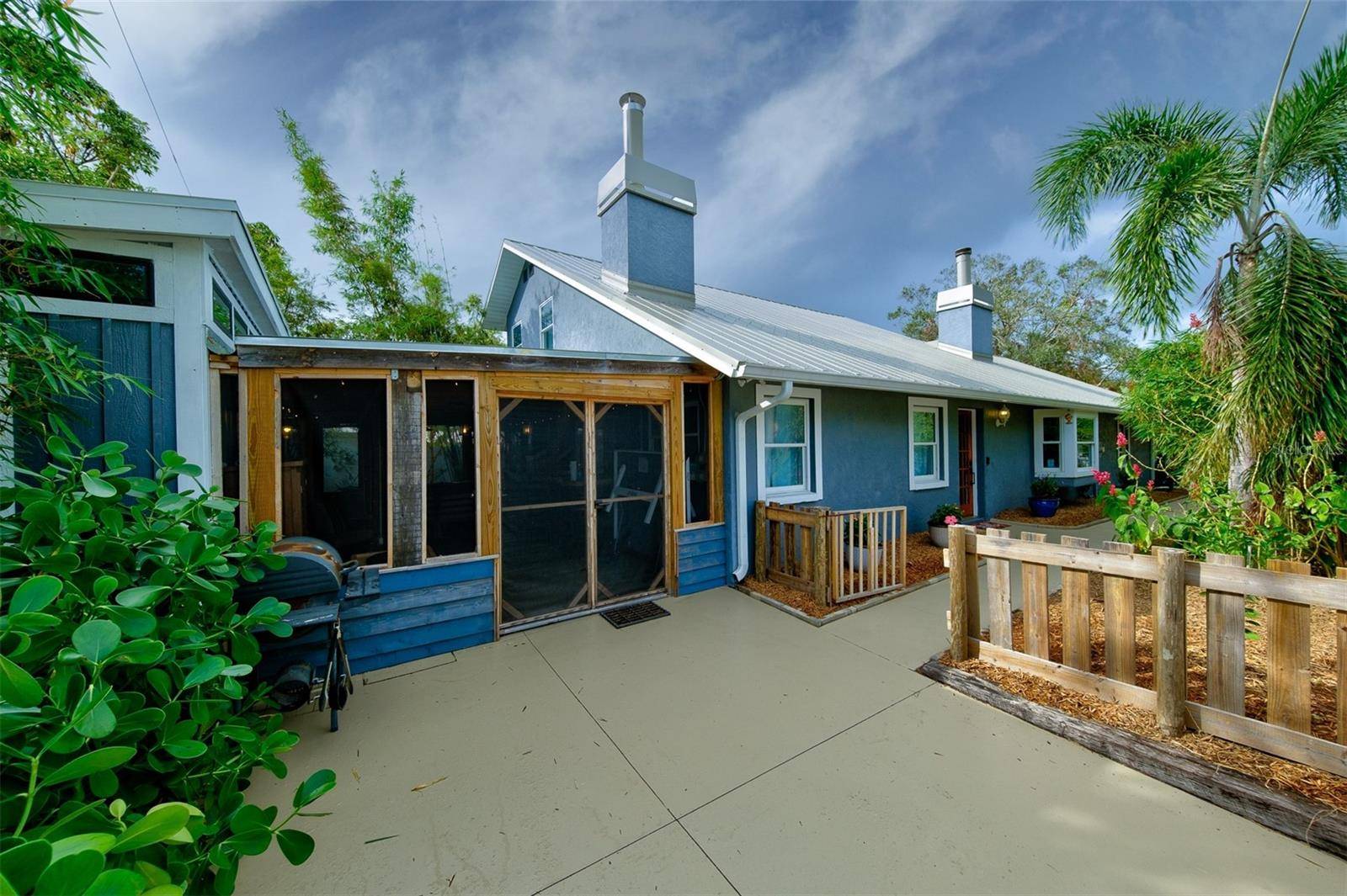 2690 TEMPLE ST, Sarasota, FL 34239