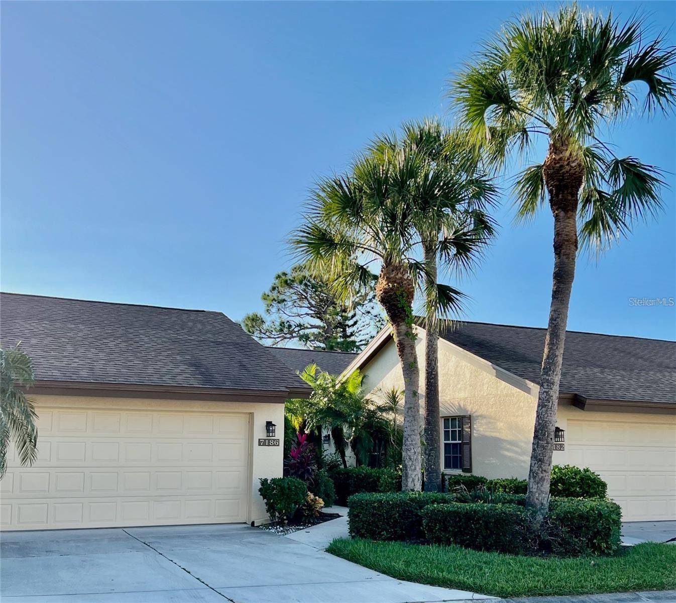 7186 LAKESIDE DR, Sarasota, FL 34243