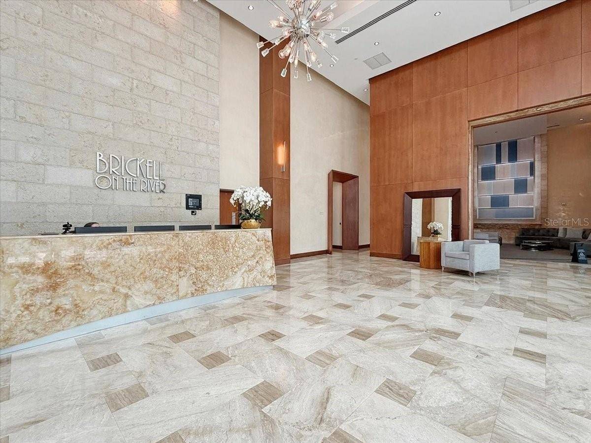 31 SE 5TH ST #203, Miami, FL 33131