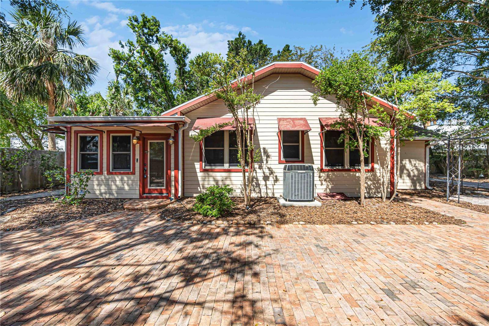 1743 8TH STREET, Sarasota, FL 34236