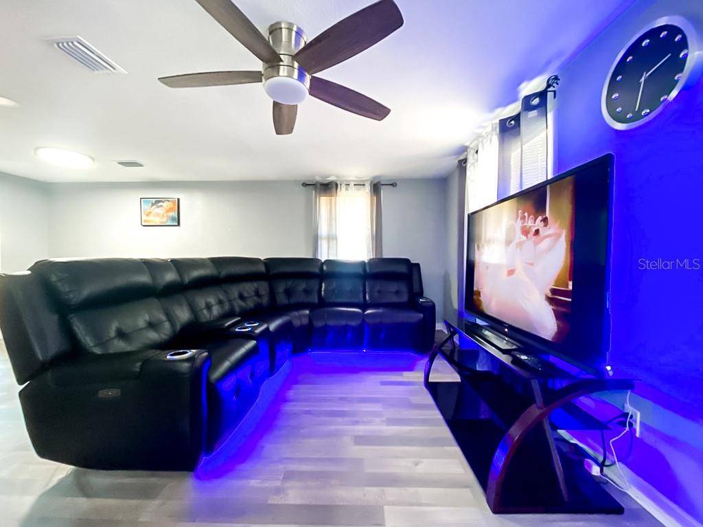 4303 CHESTNUT AVE, Sarasota, FL 34234