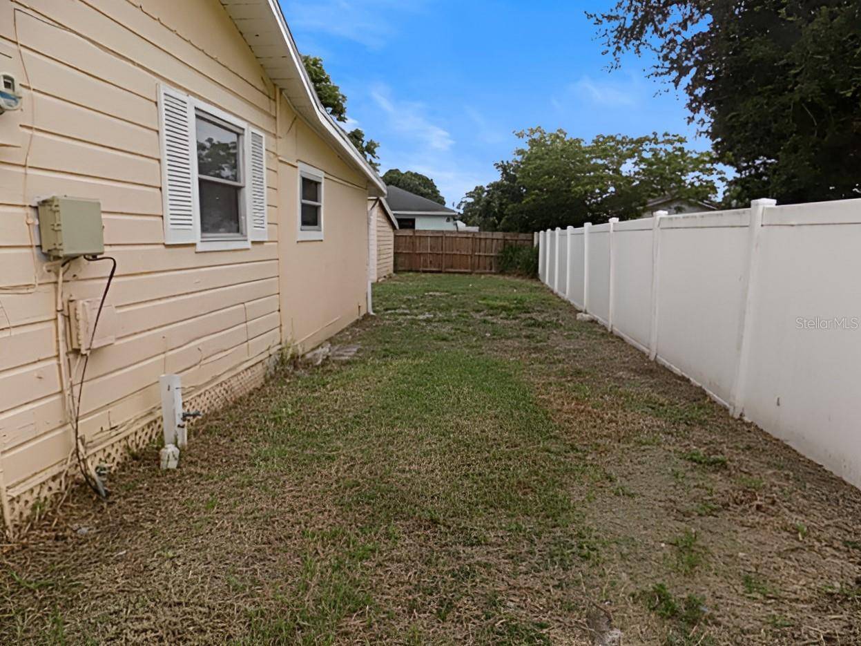 4610 SLOAN AVE, Sarasota, FL 34233