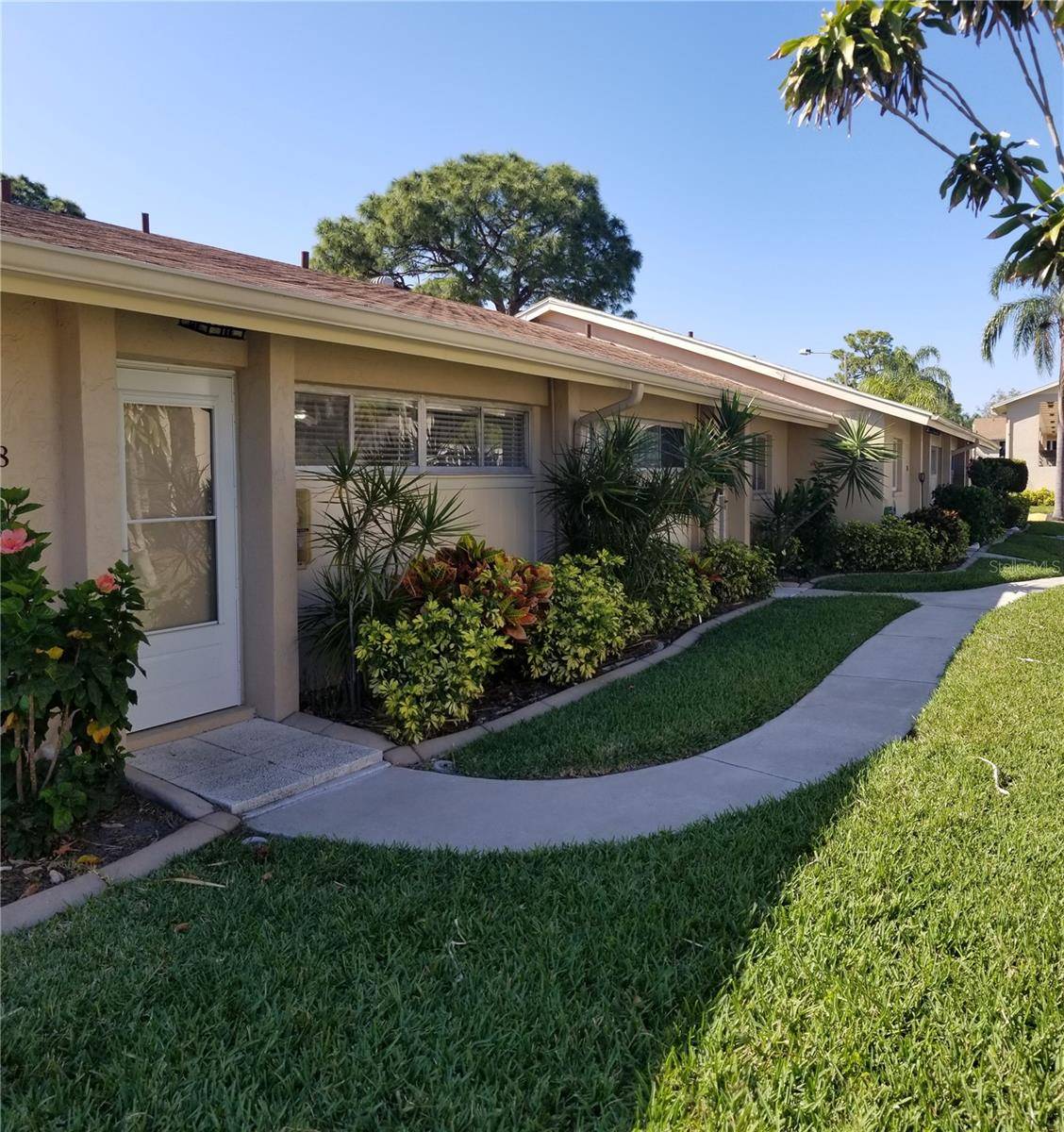 2772 WOODGATE LN #28, Sarasota, FL 34231