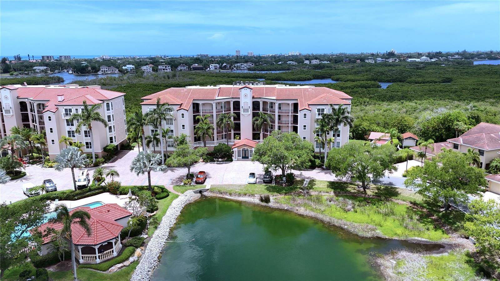 5420 EAGLES POINT CIR #206, Sarasota, FL 34231