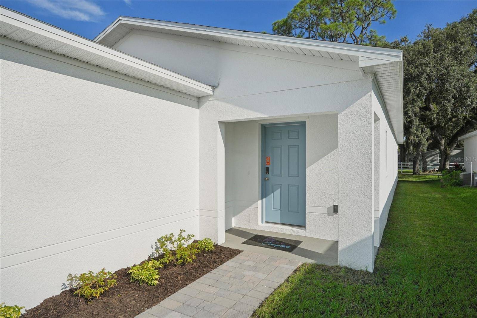 2044 GOLDEN BEAK DR, Eagle Lake, FL 33839