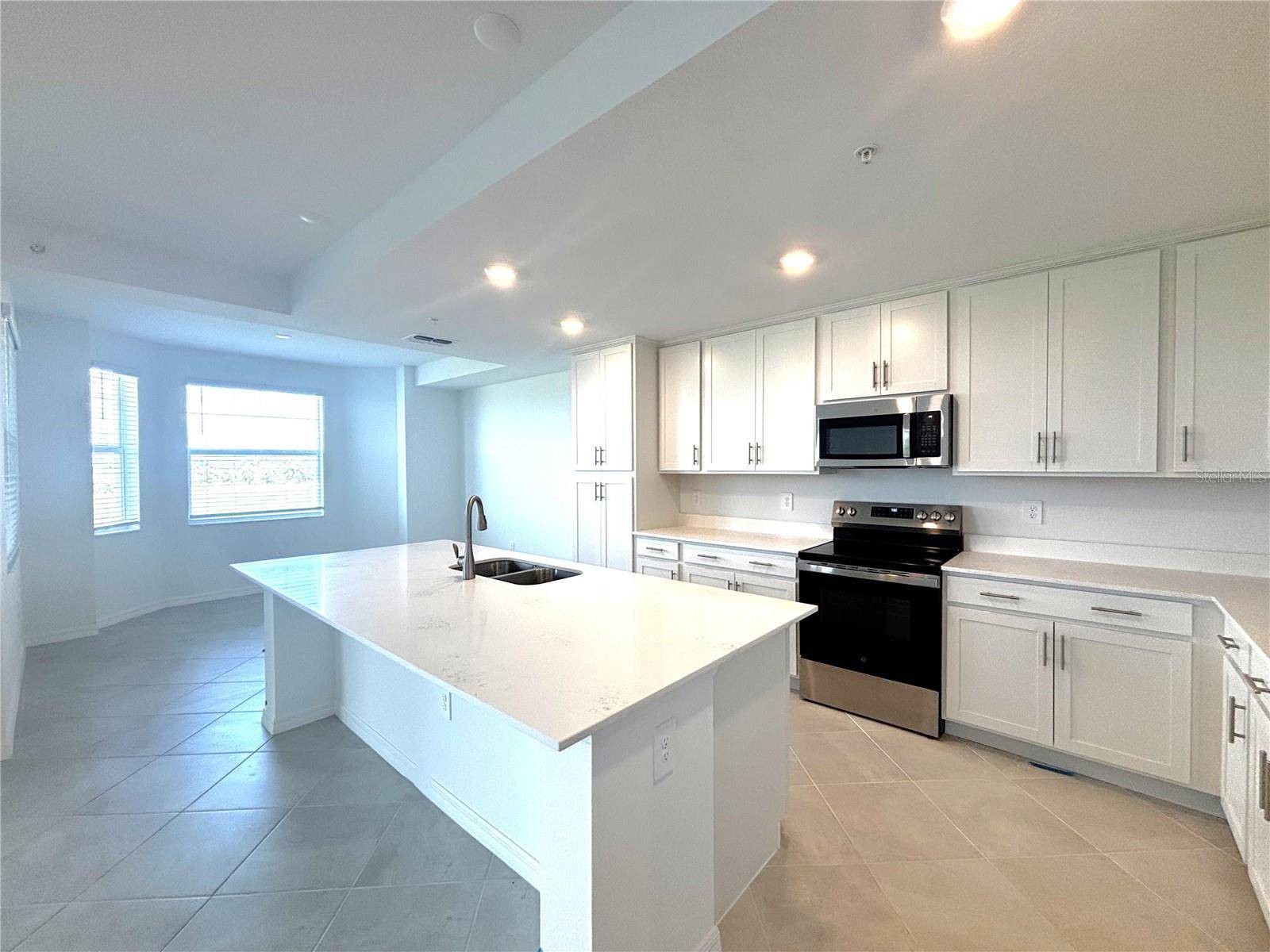 17625 OPAL SAND DR #202, Venice, FL 34293