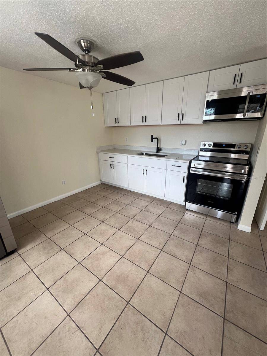 275 PINEAPPLE ST #B, Englewood, FL 34223