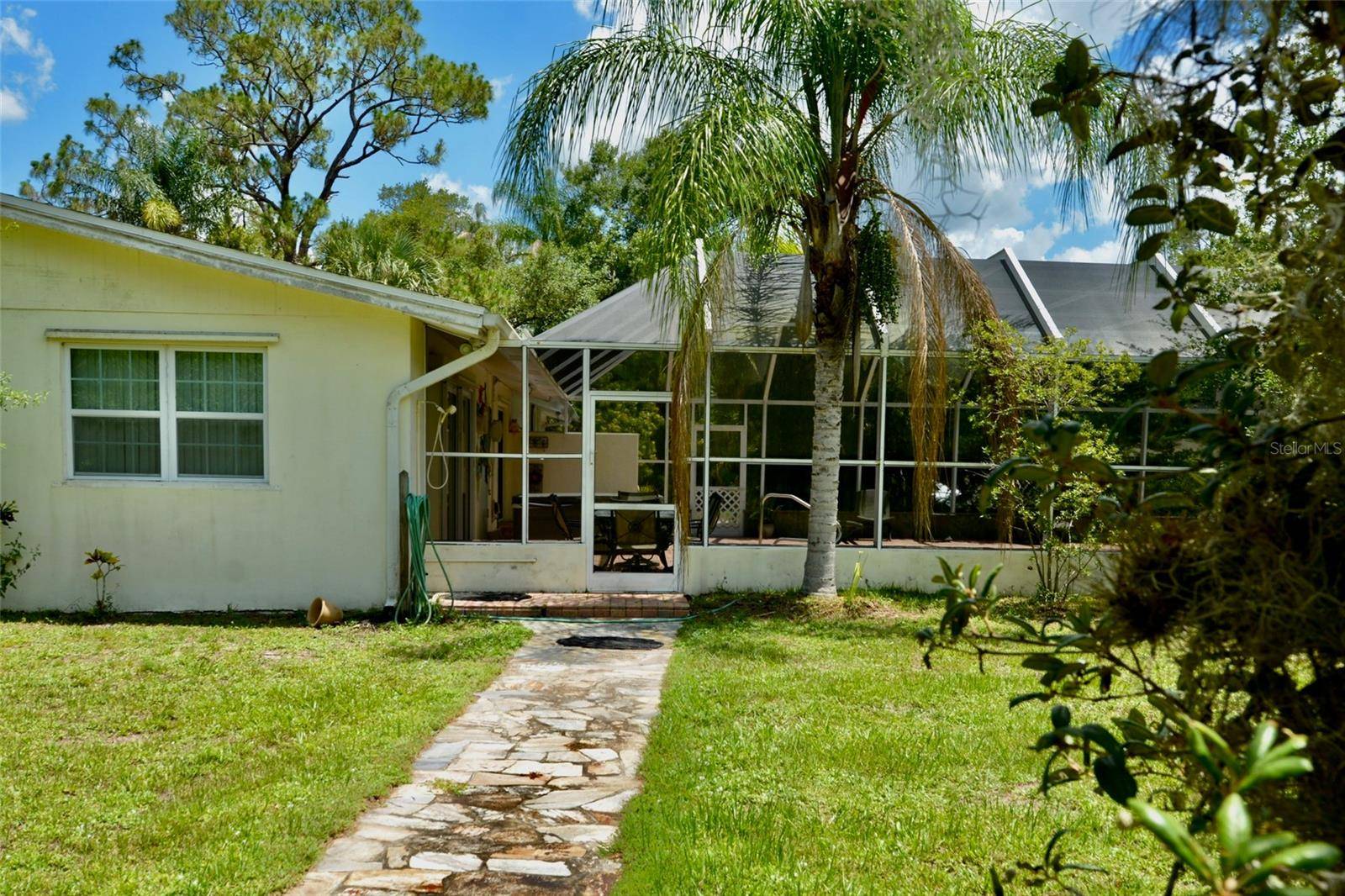 18220 ELMWOOD DR, Alva, FL 33920