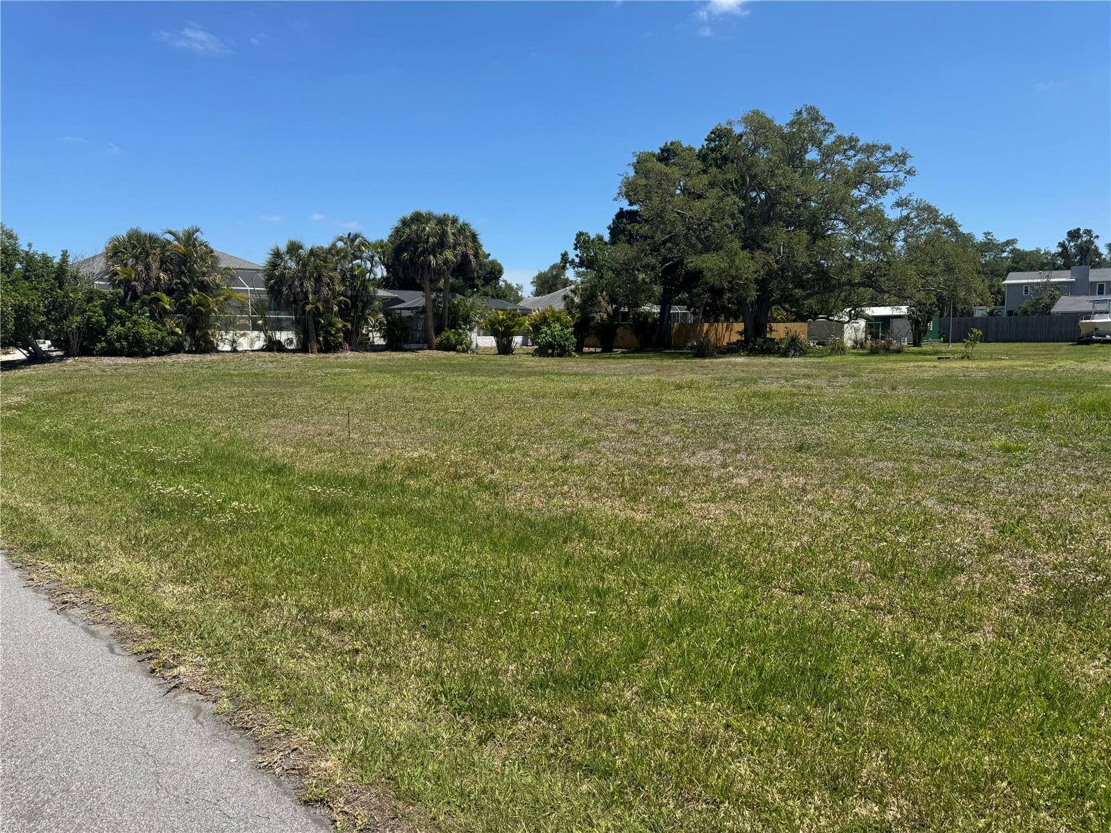 BONITO AVE, Nokomis, FL 34275