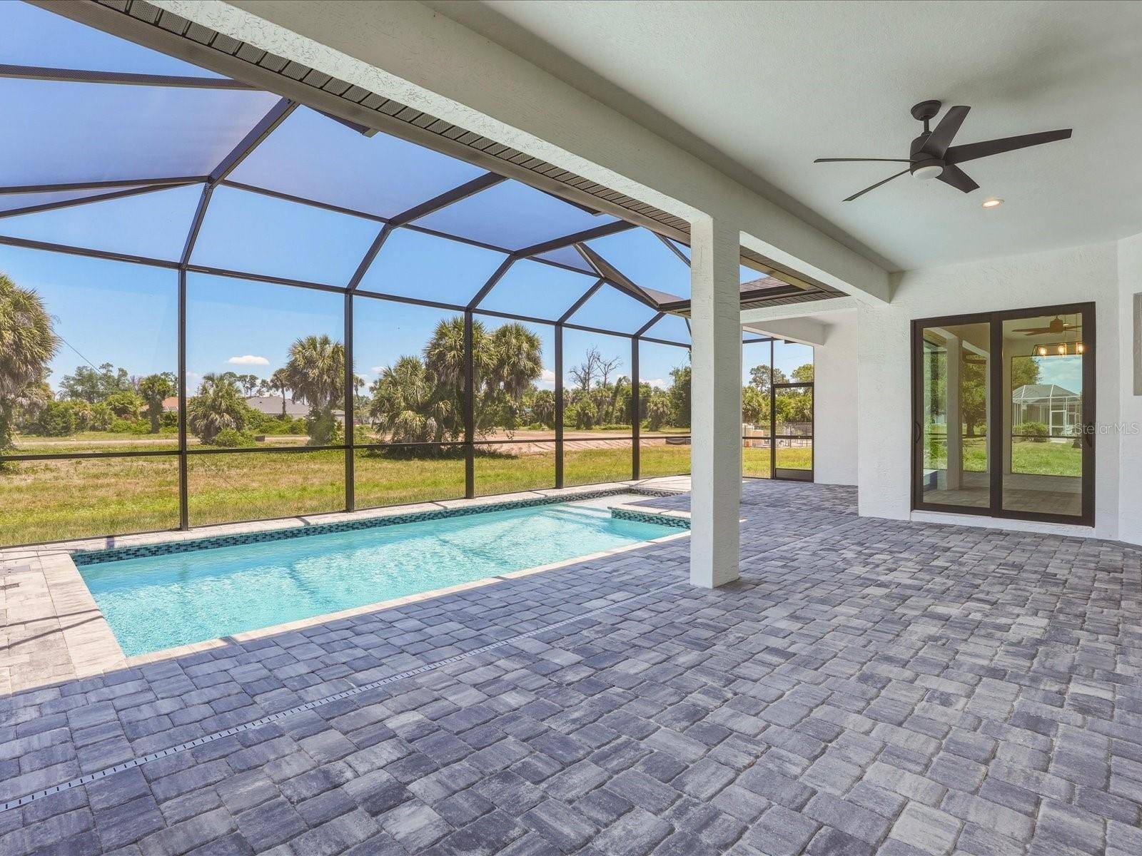 72 TEE VIEW RD, Rotonda West, FL 33947