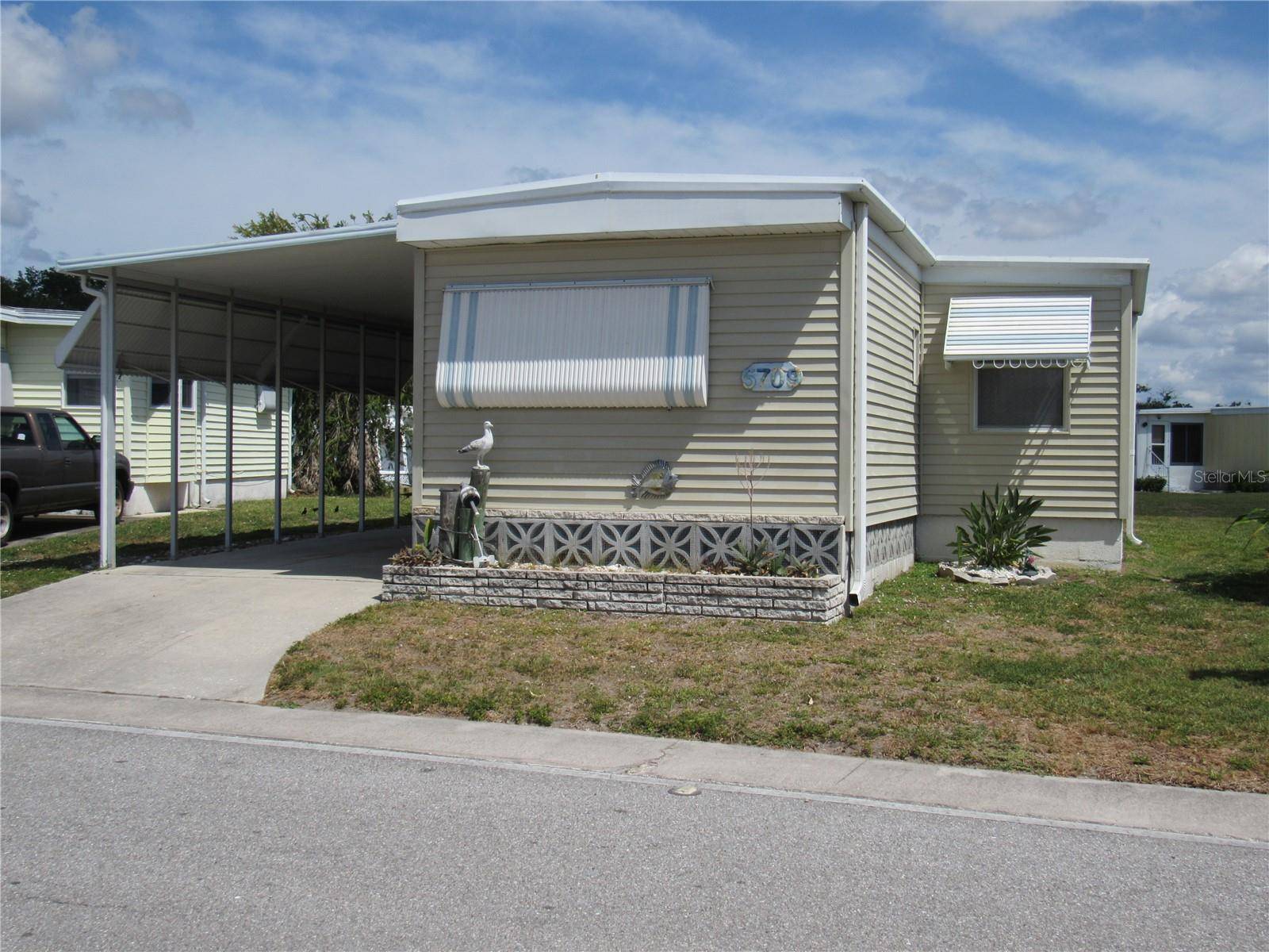 5709 HOLIDAY PARK BLVD, North Port, FL 34287