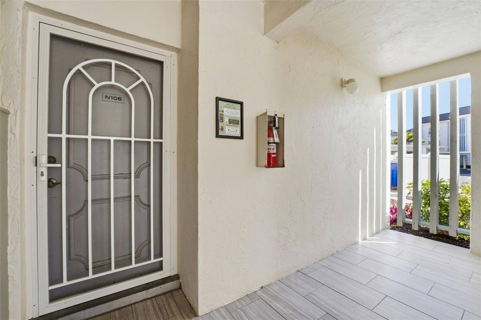 4440 EXETER DR #106, Longboat Key, FL 34228