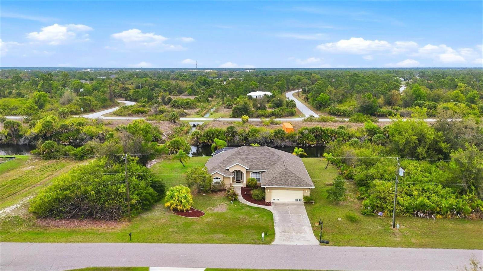 300 BAYTREE DR, Rotonda West, FL 33947