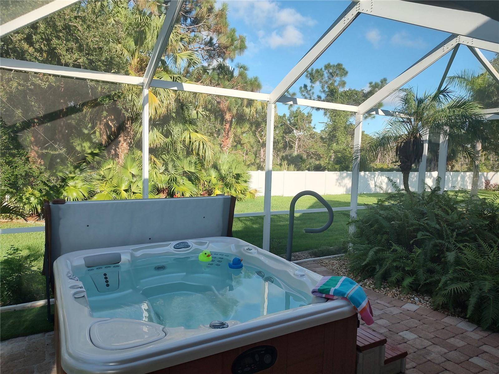 872 CLEAR LAKE DR, Englewood, FL 34223