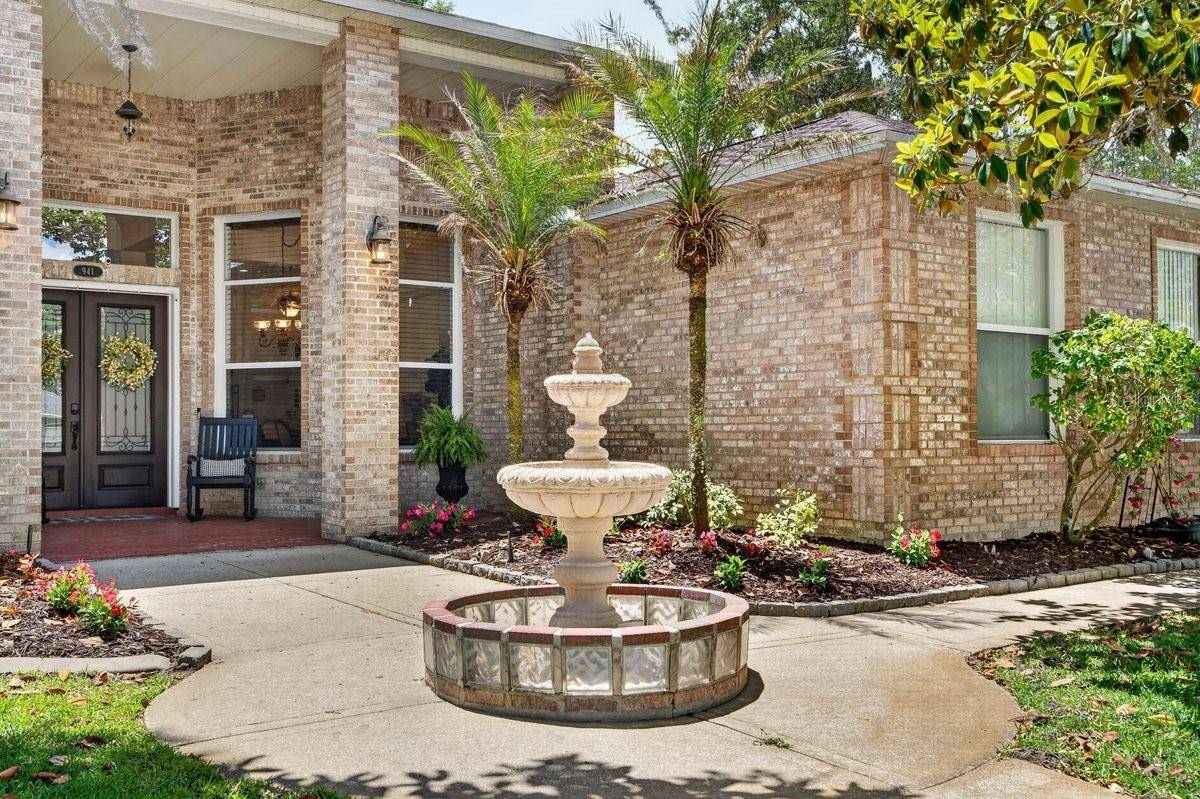 941 GEORGE HECKER DR, South Daytona, FL 32119