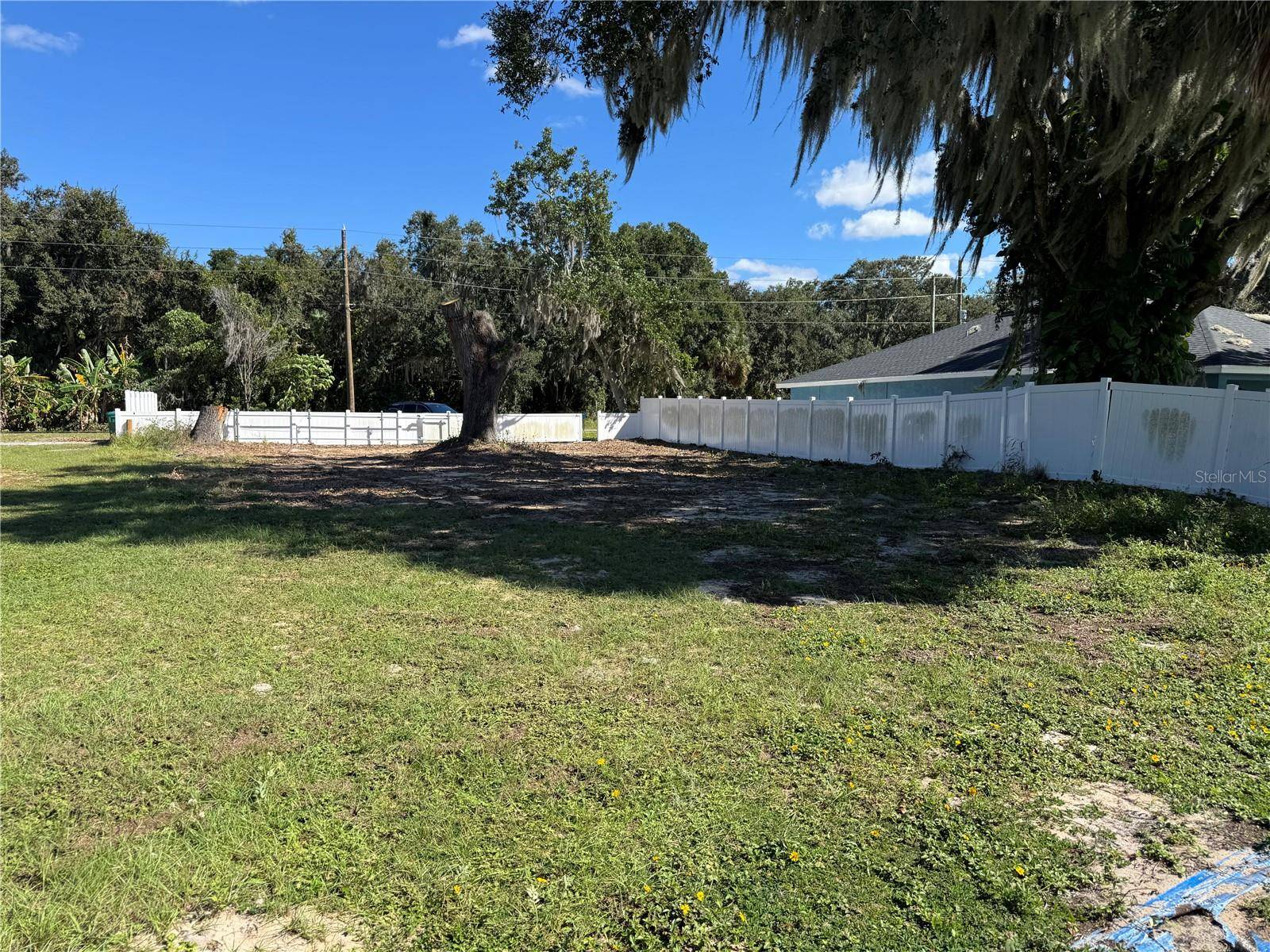 1200 NORTHSHORE DR, Eustis, FL 32726