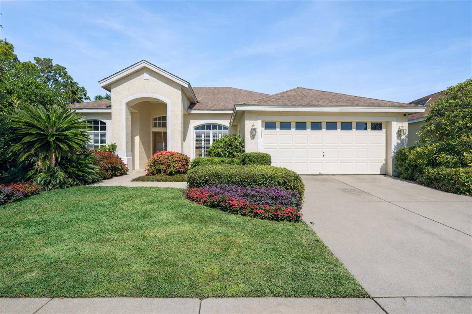 8032 PINE HOLLOW DR, Mount Dora, FL 32757