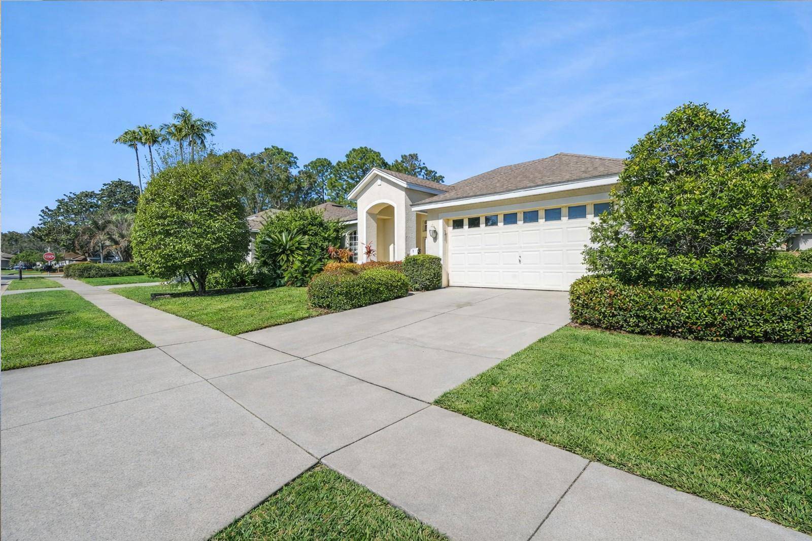 8032 PINE HOLLOW DR, Mount Dora, FL 32757