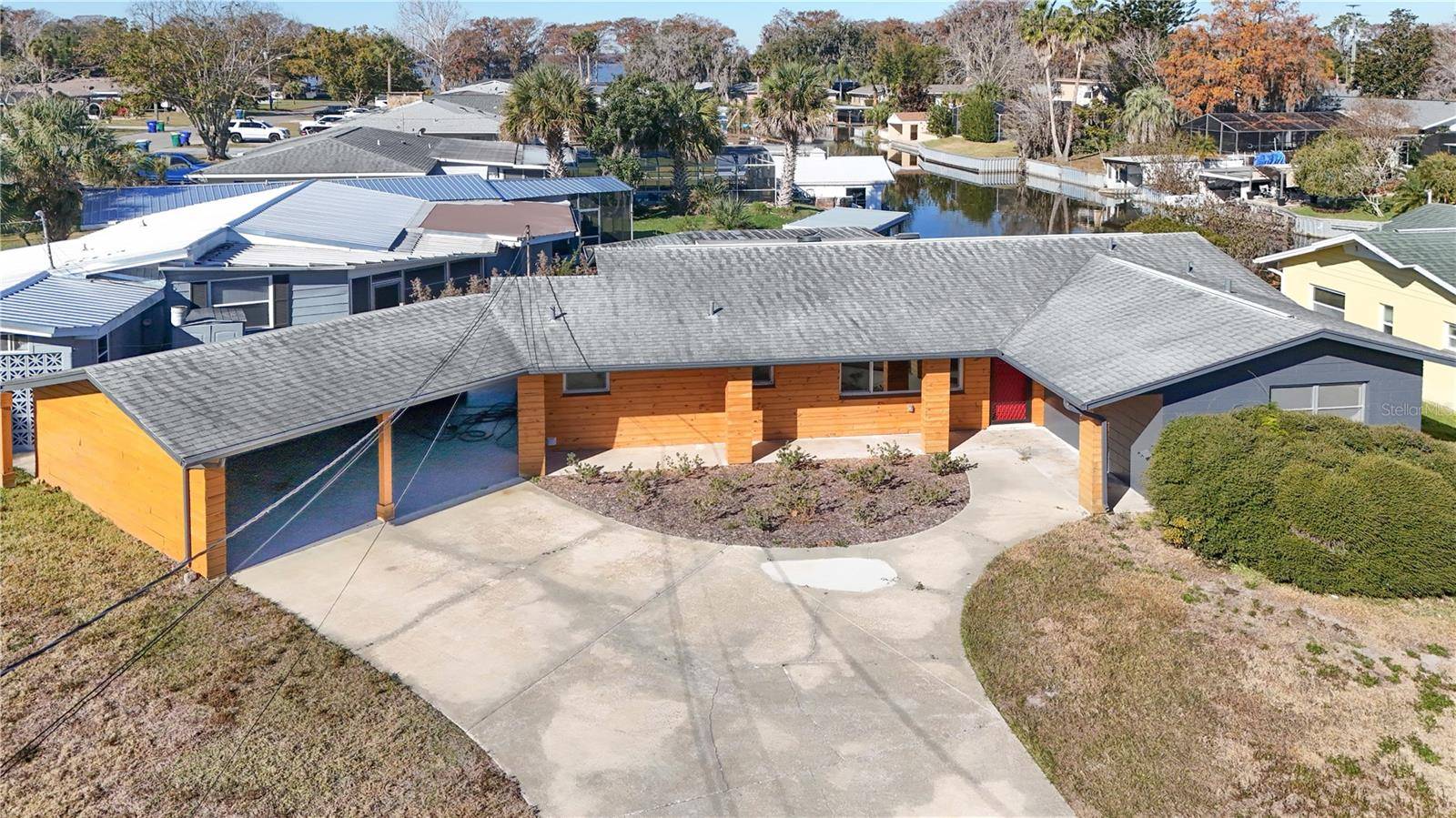1503 CANAL CT, Tavares, FL 32778