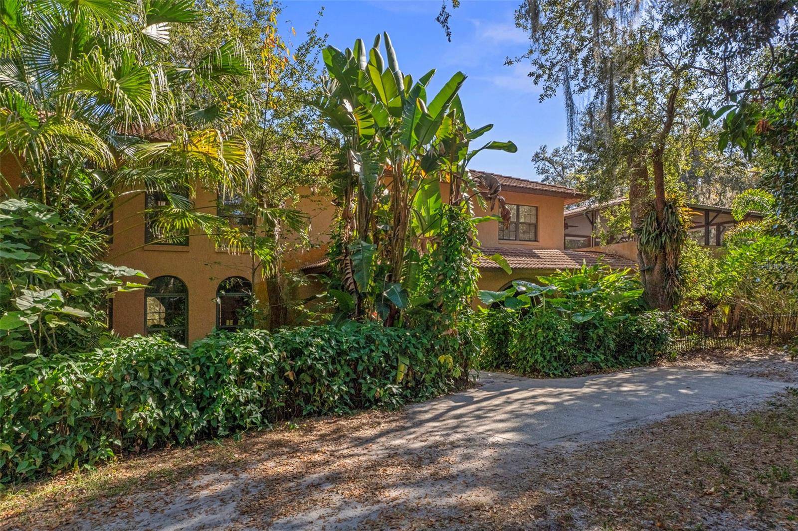 Address not disclosed, Okahumpka, FL 34762
