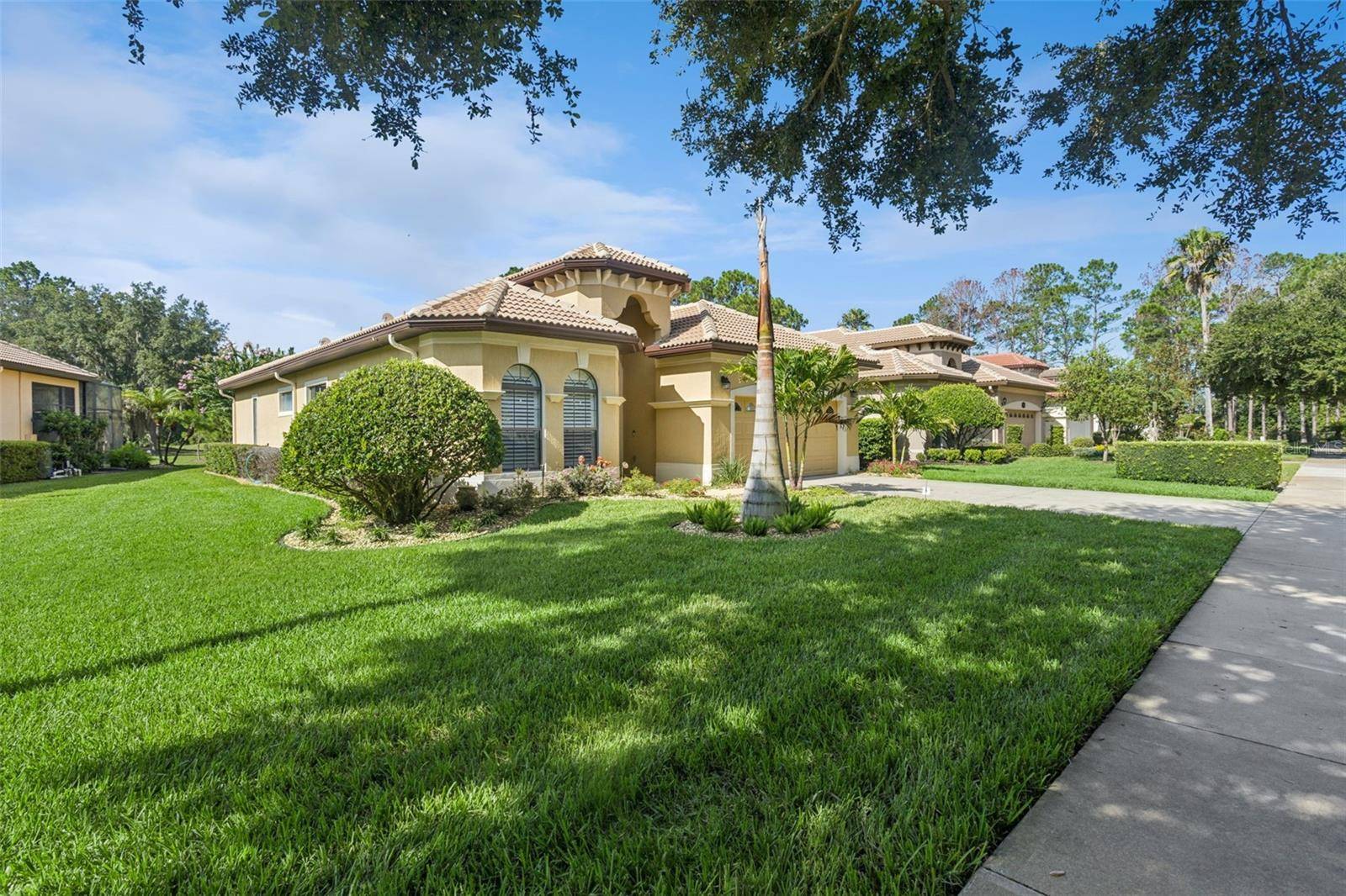 9512 SERRA CT, Howey In The Hills, FL 34737
