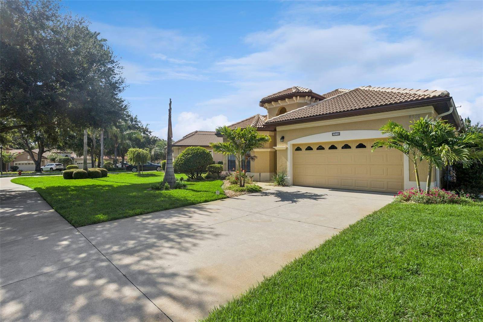 9512 SERRA CT, Howey In The Hills, FL 34737