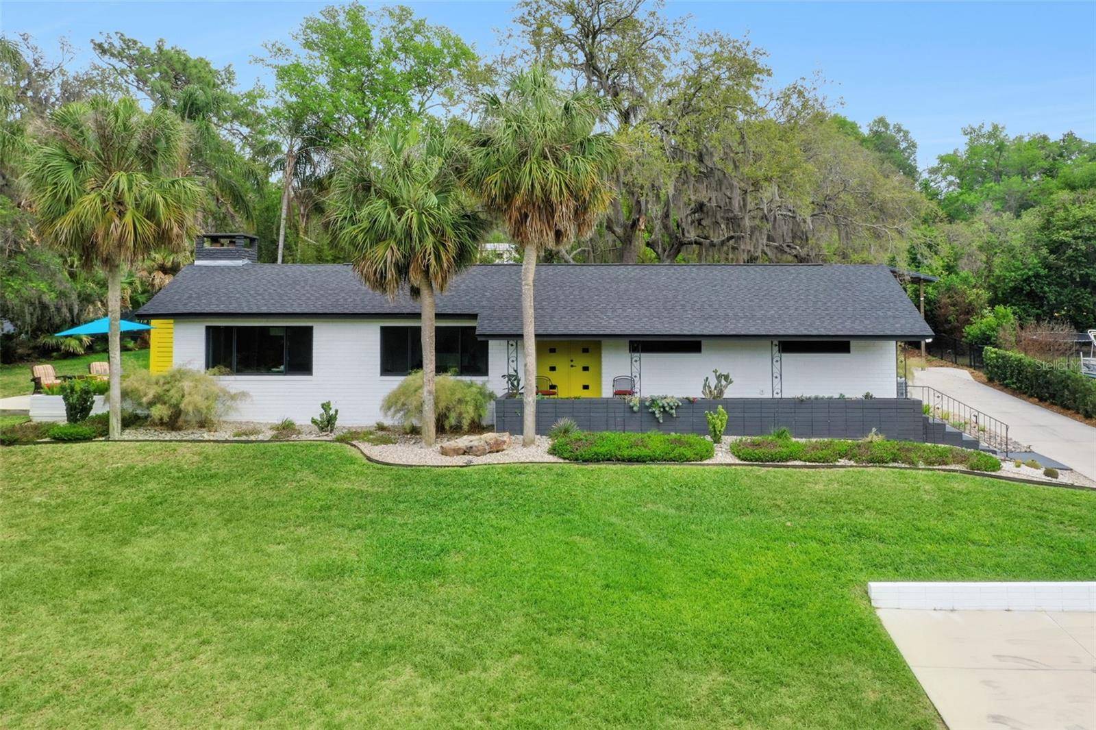 10426 LAKESHORE DR, Clermont, FL 34711