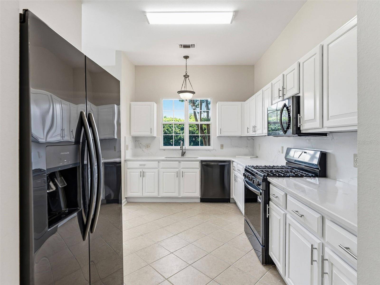 1256 AVENIDA DE LAS CASAS, Lady Lake, FL 32159