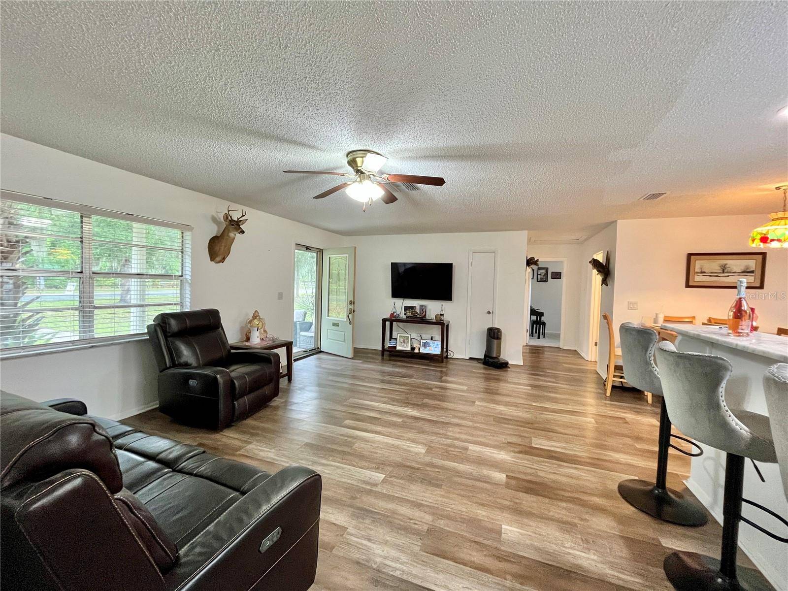 407 POINSETTIA AVE, Fruitland Park, FL 34731