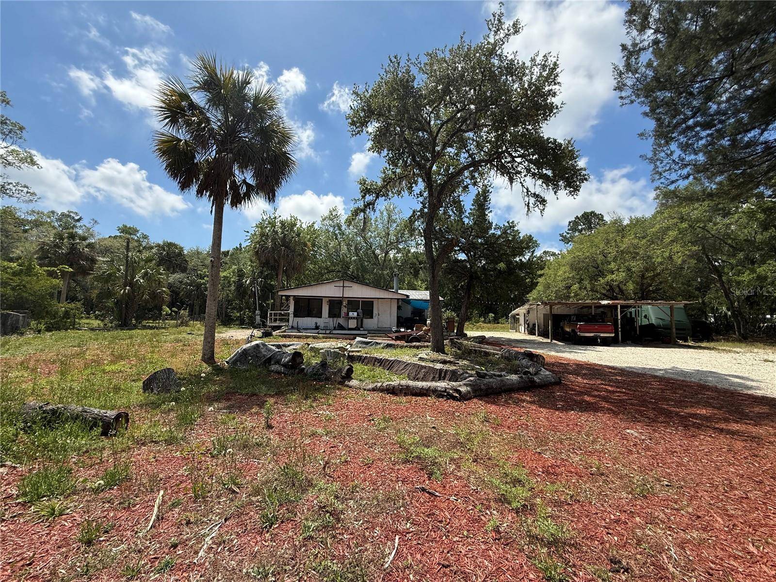 186 GLADYS AVE, Inglis, FL 34449