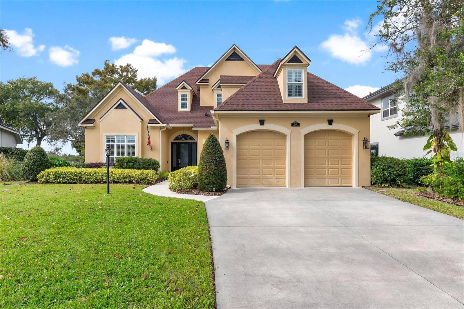 1641 EDGEWATER DR, Mount Dora, FL 32757