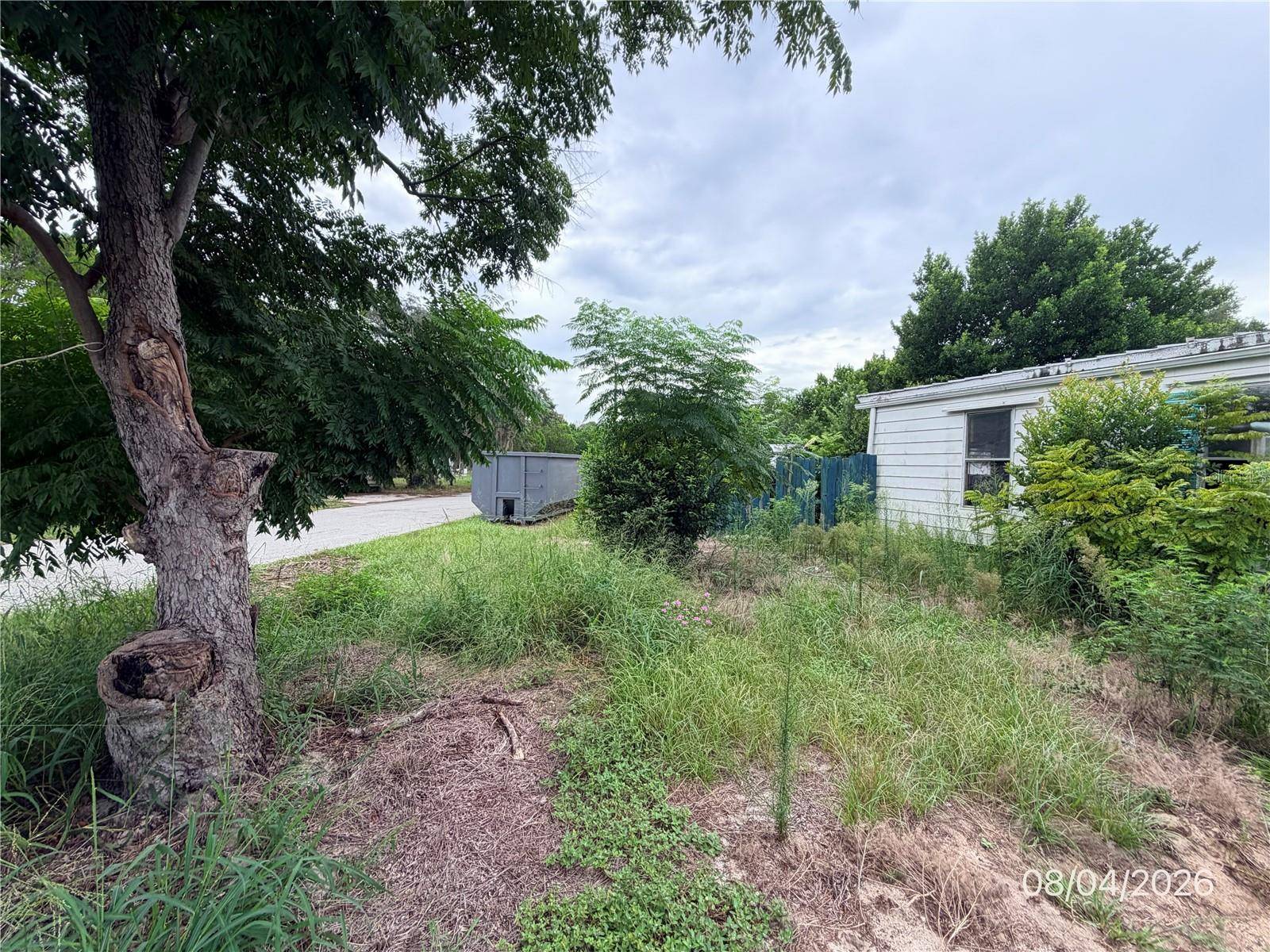 12024 LAKEVIEW DR, Leesburg, FL 34788
