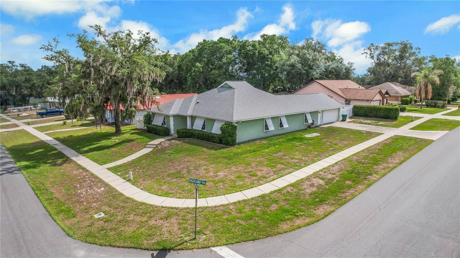 317 WOODLAND TRL, Lady Lake, FL 32159