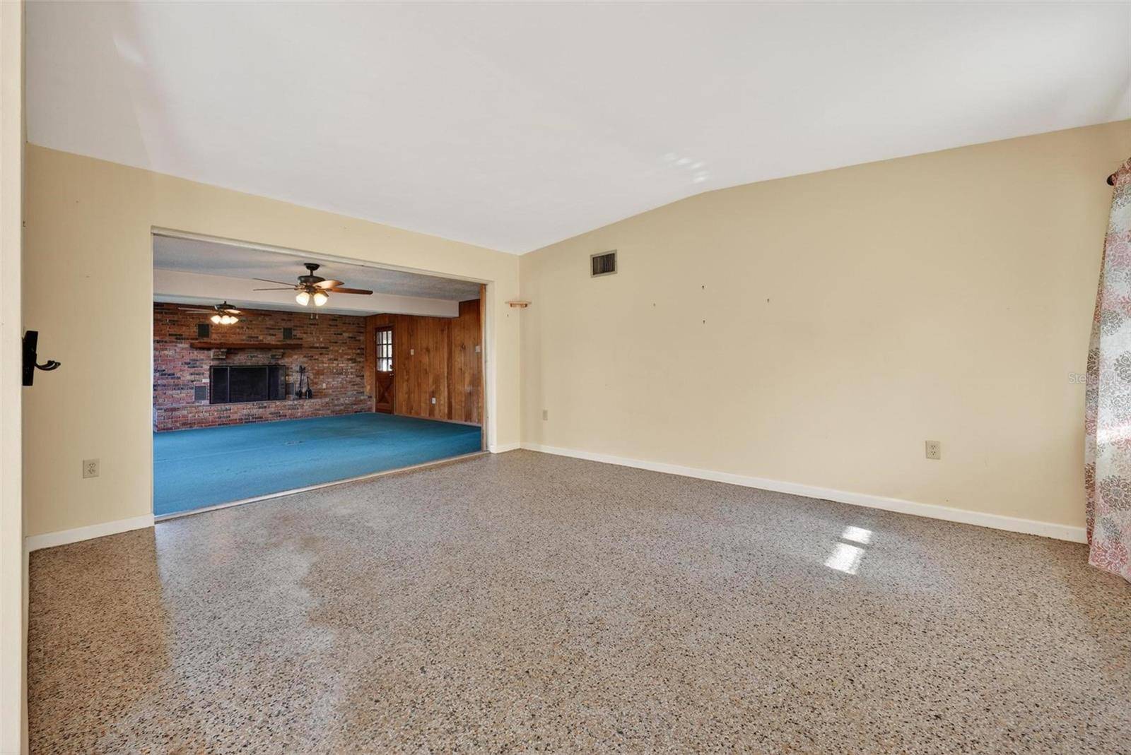 710 TWIN OAKS LN, Eustis, FL 32726