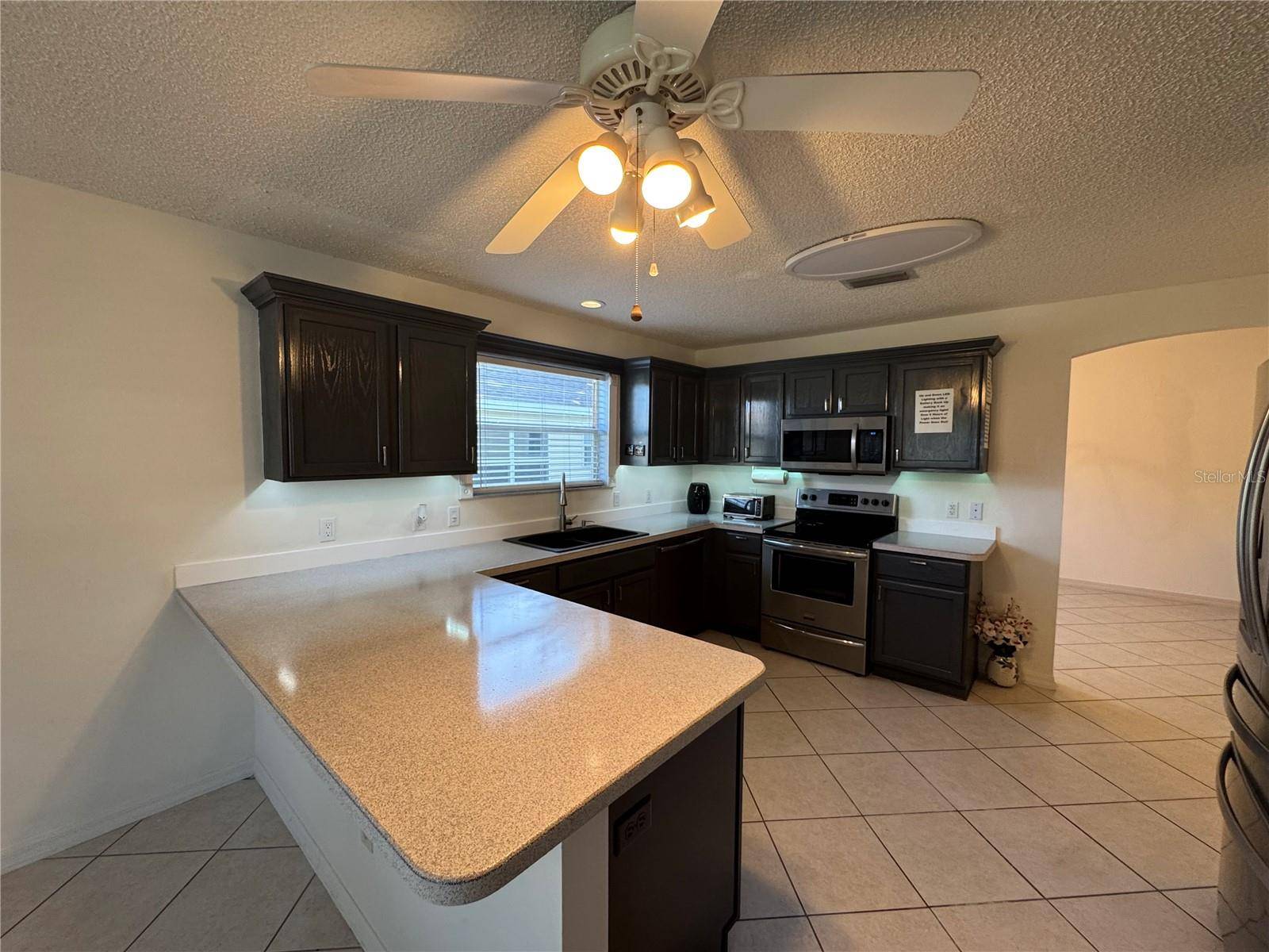 1033 OAK FOREST DR, The Villages, FL 32162