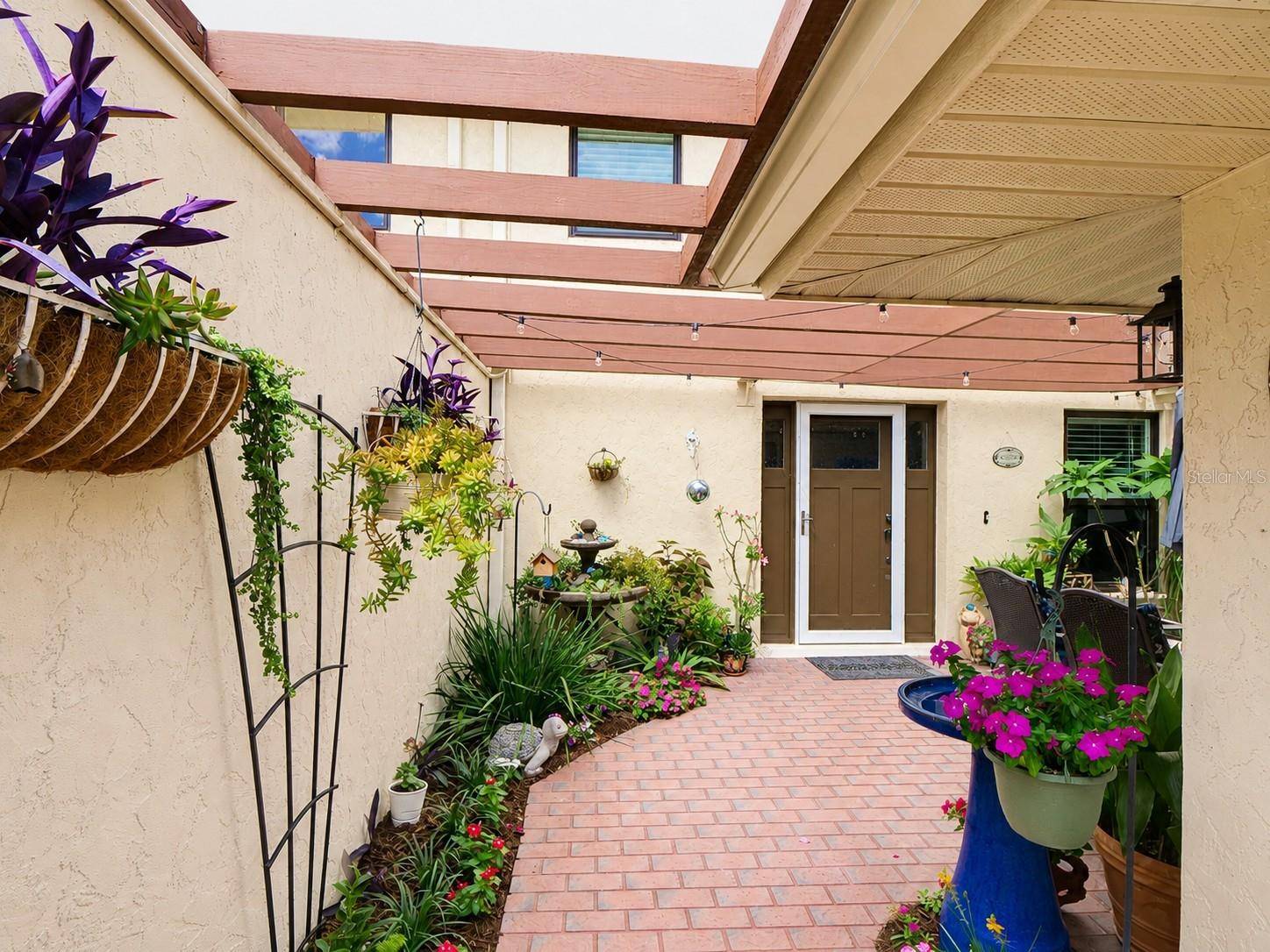 100 S TREMAIN ST #G2, Mount Dora, FL 32757