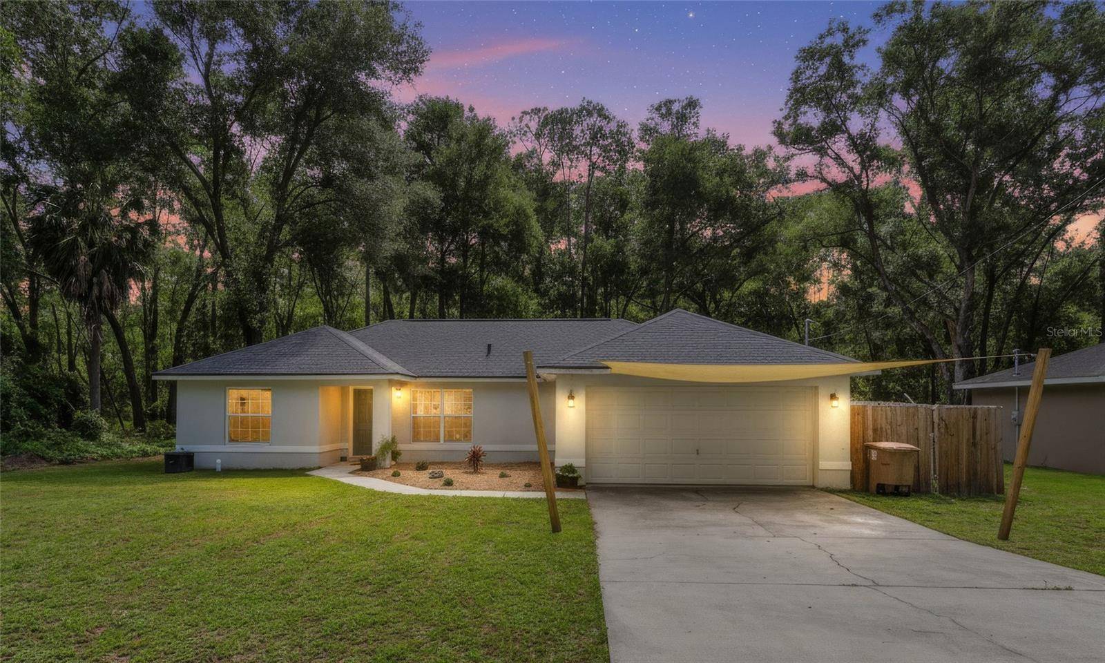 9 SEQUOIA LOOP LN, Ocklawaha, FL 32179
