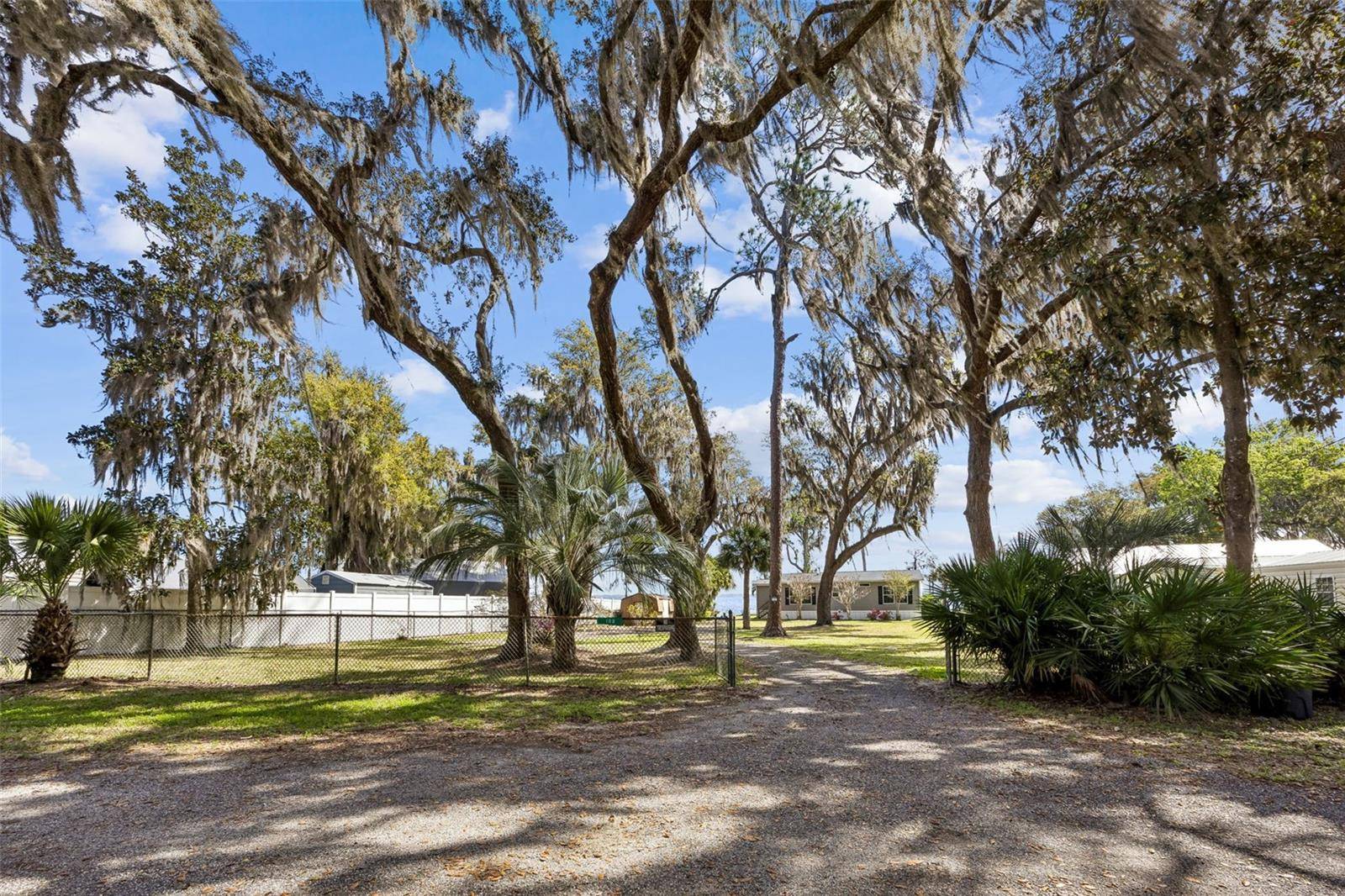 108 SANDRA LN, Crescent City, FL 32112