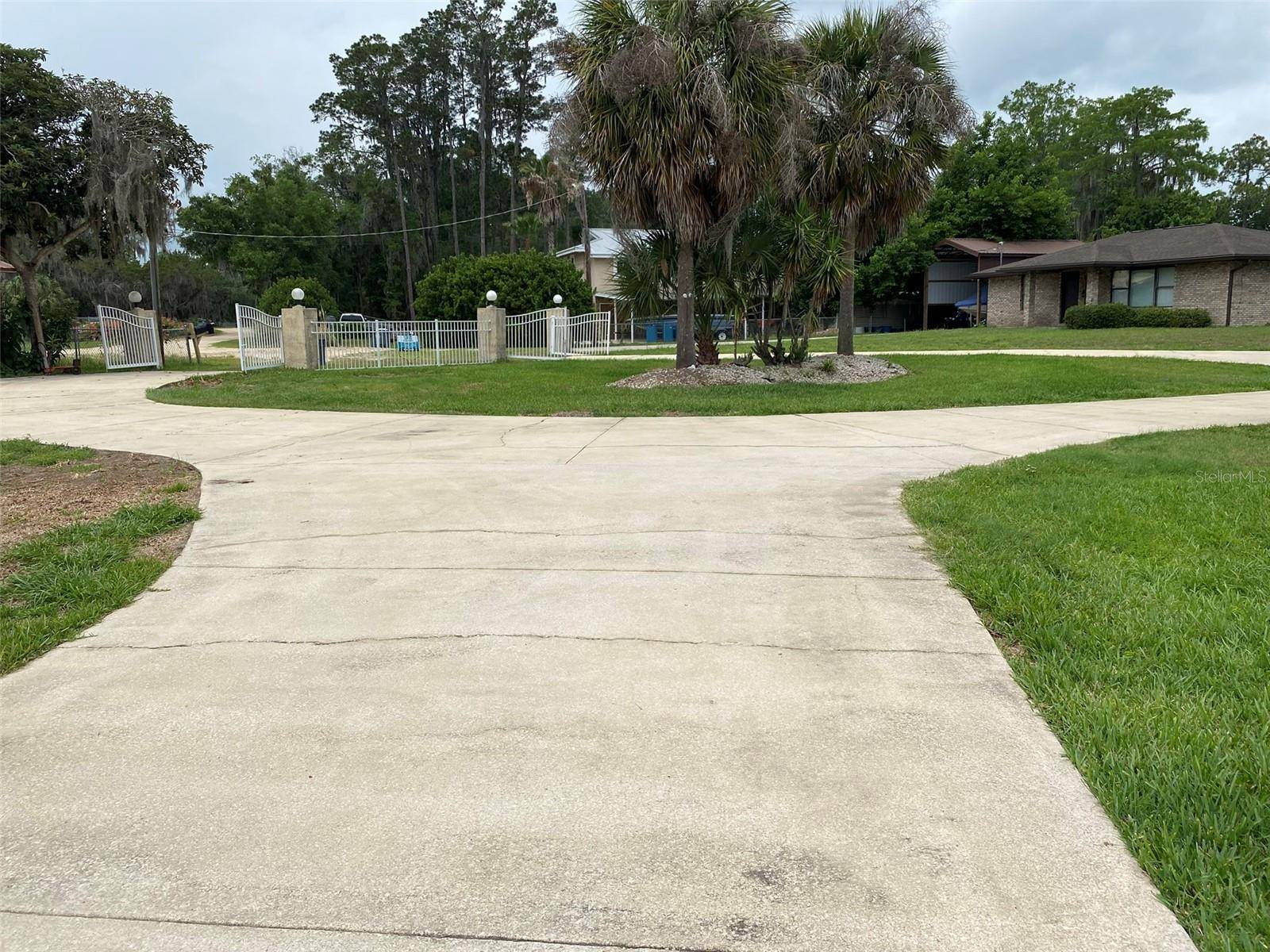 229 LAKE IDA POINT DR, Interlachen, FL 32148