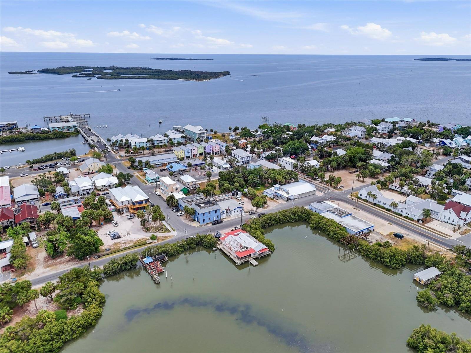 505 3RD ST, Cedar Key, FL 32625
