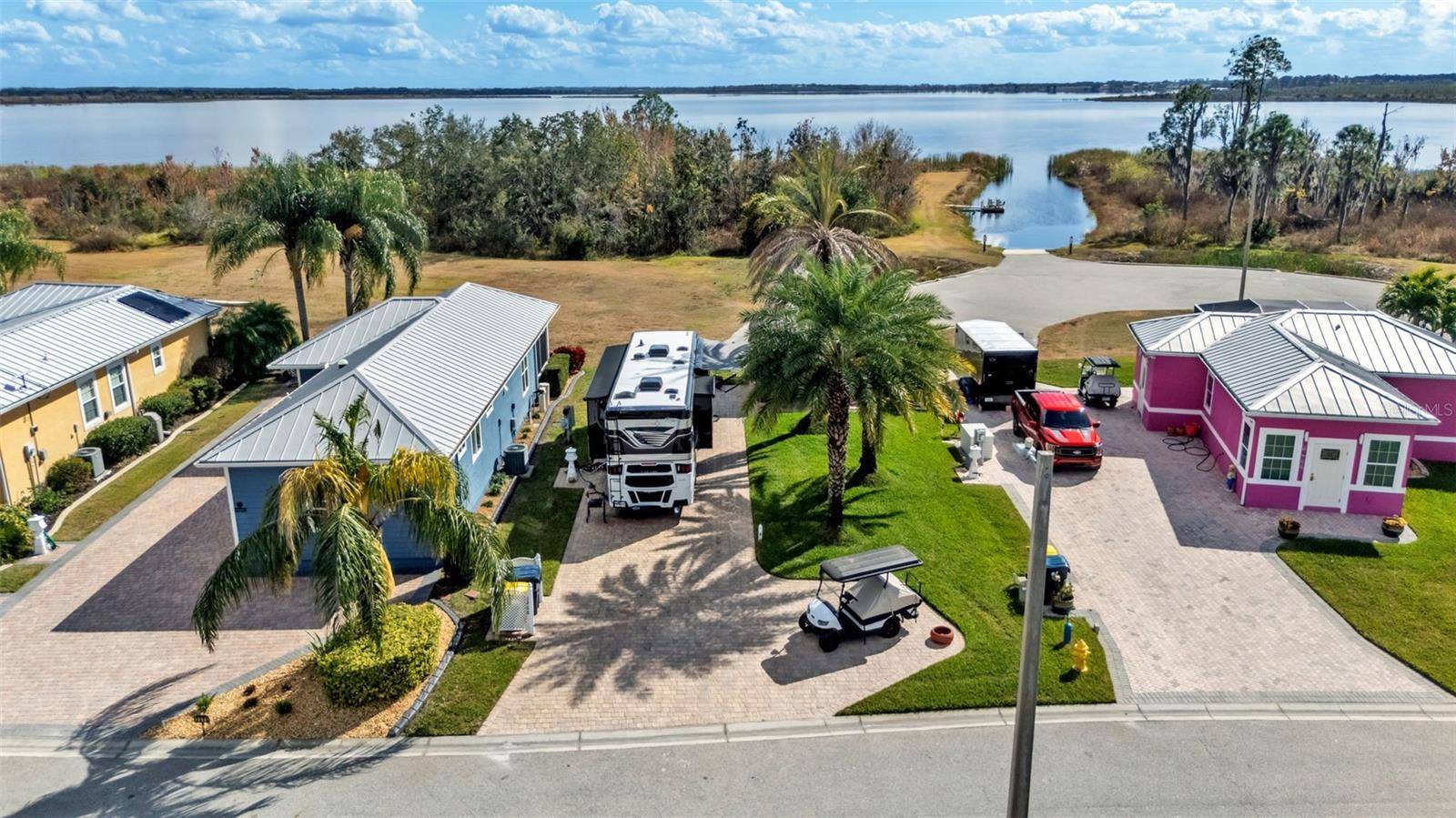 3268 FISH HAWK DR, Polk City, FL 33868