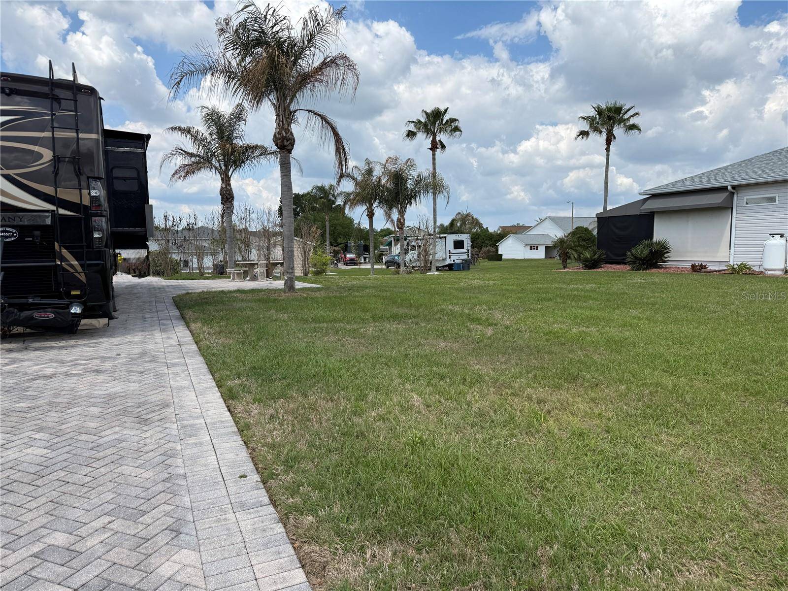 1030 RALLY DR, Polk City, FL 33868